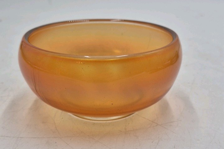 lot 129 image: Vintage Iridescent Amber Glass Bowl