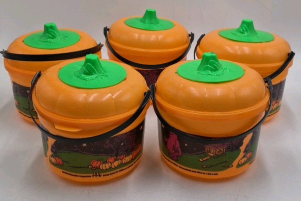 lot 141 image: 1999 McDonalds Halloween Pumpkin Pails