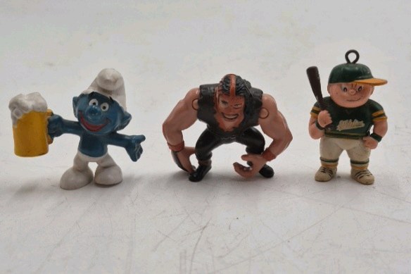 lot 161 image: Vintage Smurf Wrestler Baseball Lot
