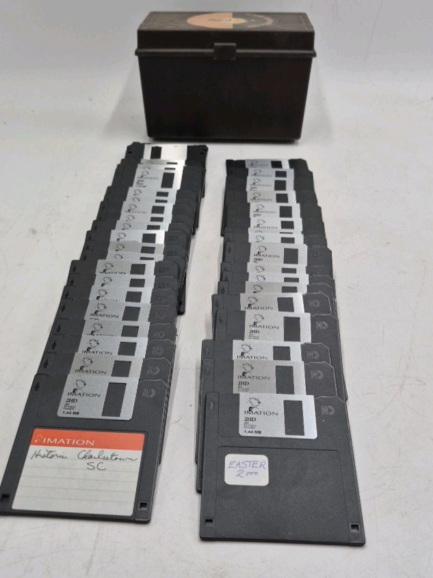 lot 183 image: Imation 3.5 HD Floppy Disks with Storage Box  Bulk Lot