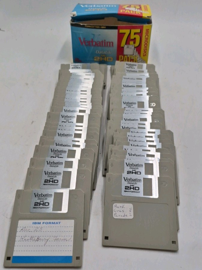 lot 184 image: Verbatim DataLife 3.5 HD Floppy Disks  Bulk Lot with Original Box
