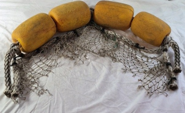 lot 189 image: Fishing Net Float Line  Yellow Buoys