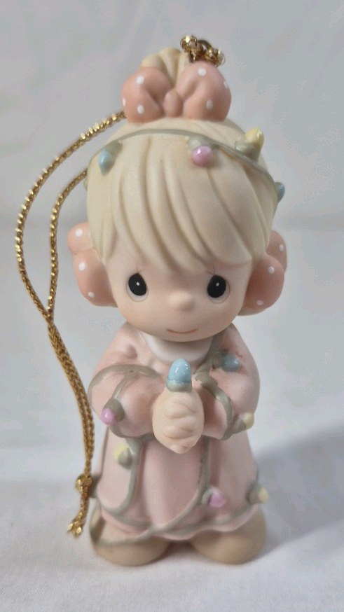 lot 198 image: 1999 Precious Moments