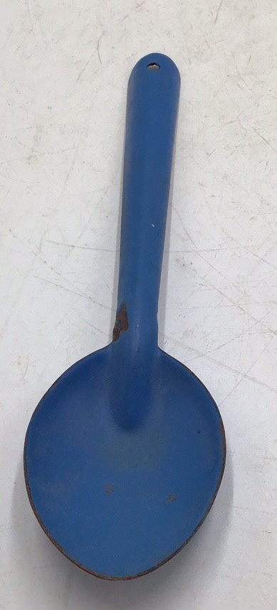 lot 25 image: Vintage Blue Enamel Serving Spoon  Graniteware with Long Handle