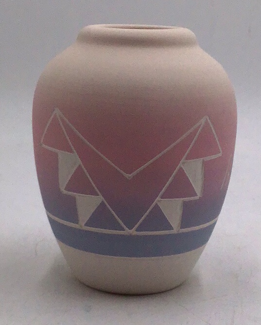 lot 272 image: Vintage Clark Grandma EC Sioux Pottery Vase  Geometric Triangle Design