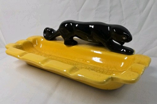 lot 277 image: Vintage Yellow Ceramic Ashtray with Black Panther Figurine