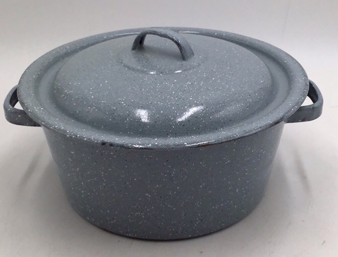 lot 3 image: Vintage Gray Speckled Enamel Stock Pot with Lid  Large Dutch Oven Style