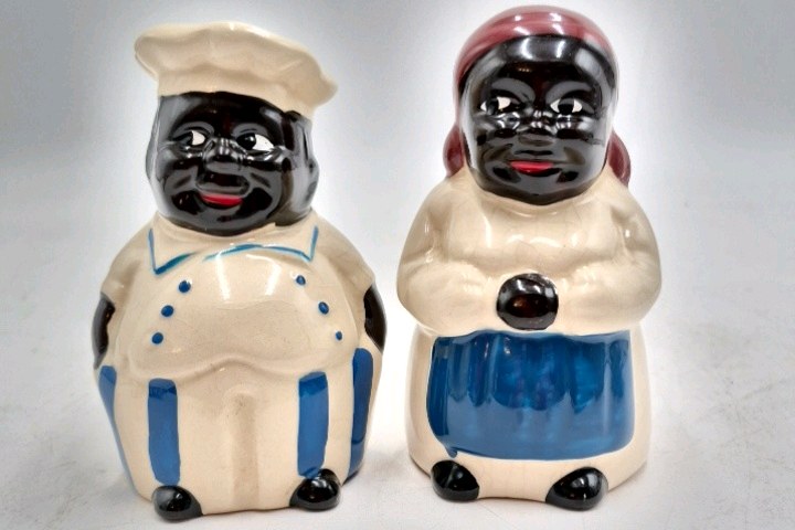 lot 34 image: Vintage Ceramic Black Americana Salt and Pepper Shakers