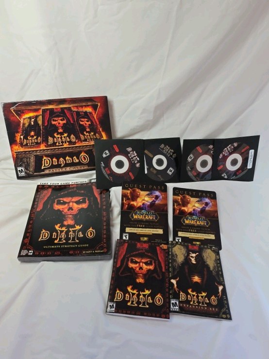 lot 78 image: Vintage Diablo Battle Chest PC Set  Blizzard Entertainment