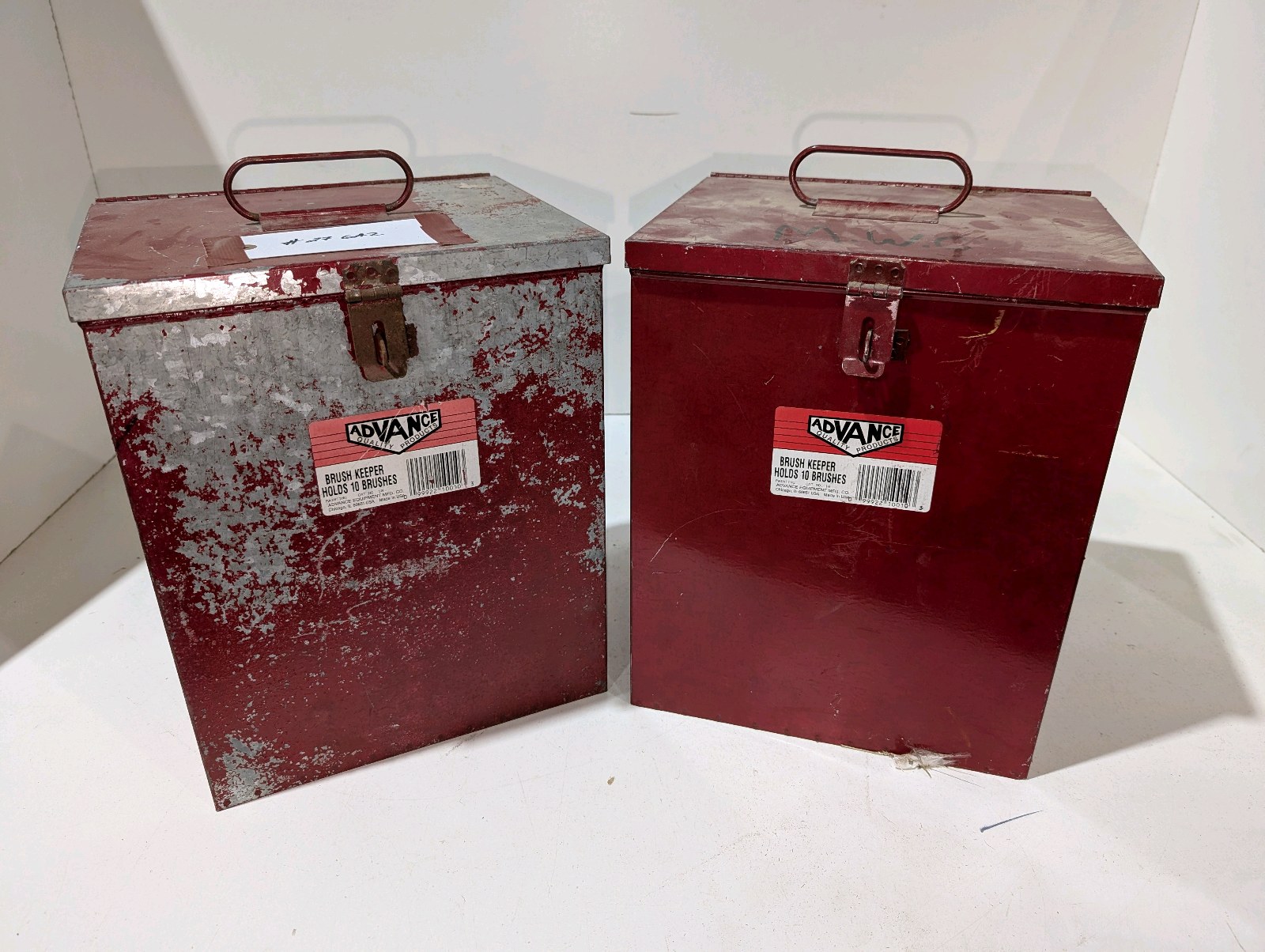 lot 27 image: (2) Advance Quality Products Metal Paint Brush Keeper Boxes  Holds 10 Brushes Each  Locking Latch  Painter Storage