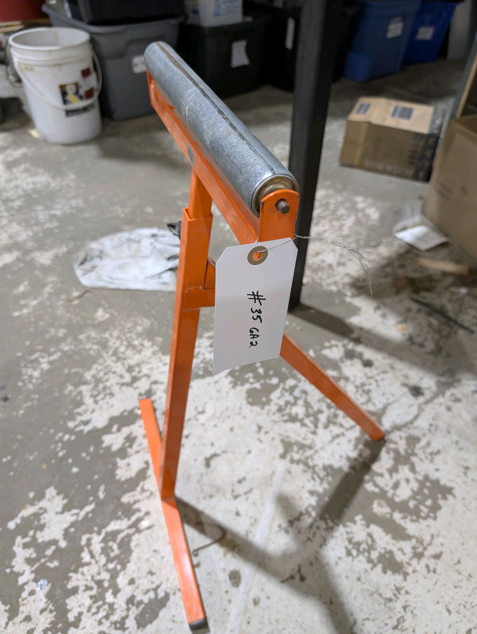 lot 35 image: HTC Pedestal Material Roller Stand  Adjustable to 45  USA Made  Drywall  Sheet Metal  Lumber Support