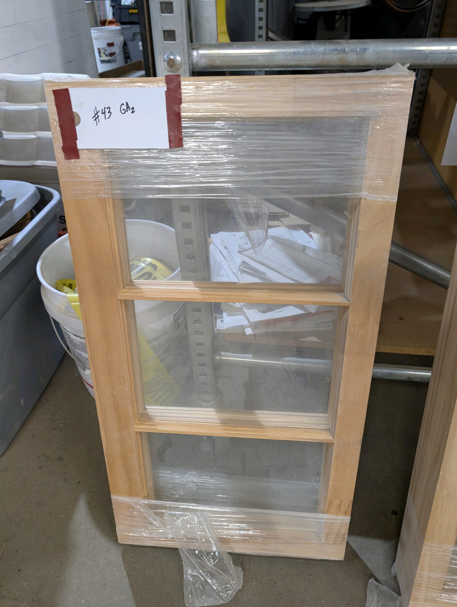 lot 43 image: Lot of 5 Jeld-Wen Wood Transom Windows - 28 x 15 - 3 Pane Glass Inserts