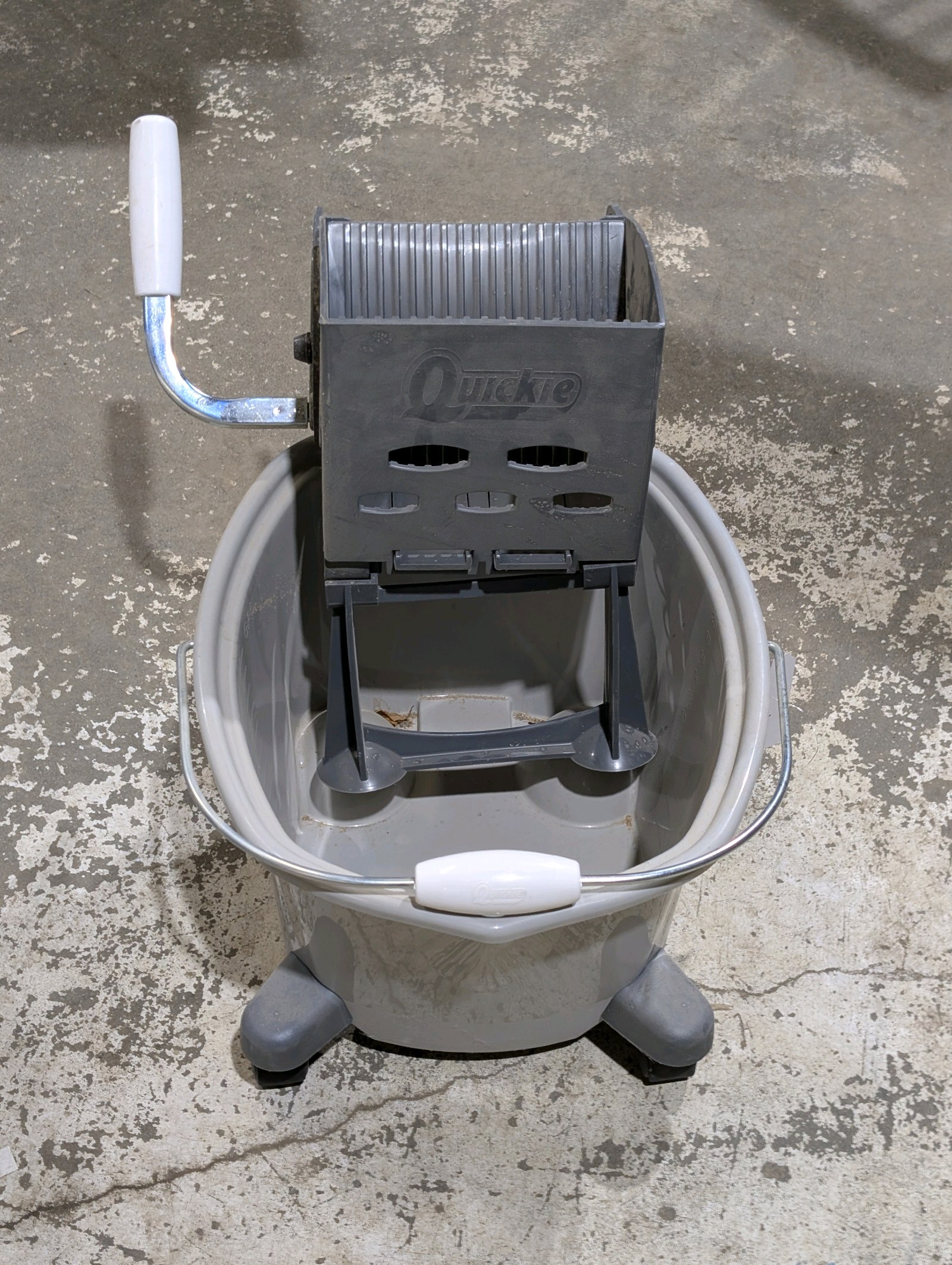lot 44 image: Quicky Rolling Mop Bucket & Wringer Combo - Commercial Style, Clean Condition
