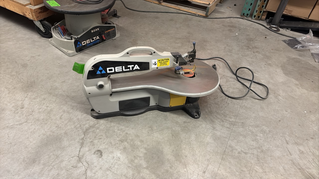 DELTA 40-570, 16-inch variable-speed scroll saw