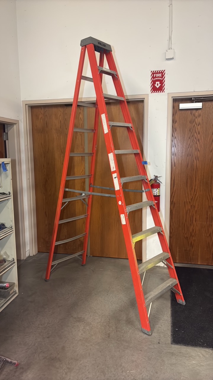 10 KELLER step ladder