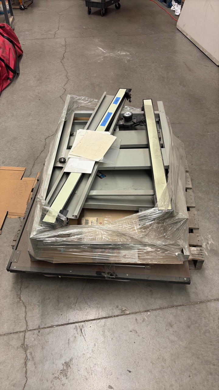 BIEFFE Drafting table with adjustable table tilt