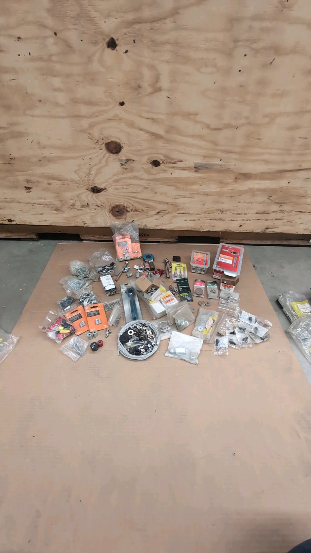 HARDWARE Assortment screws, washers, and more