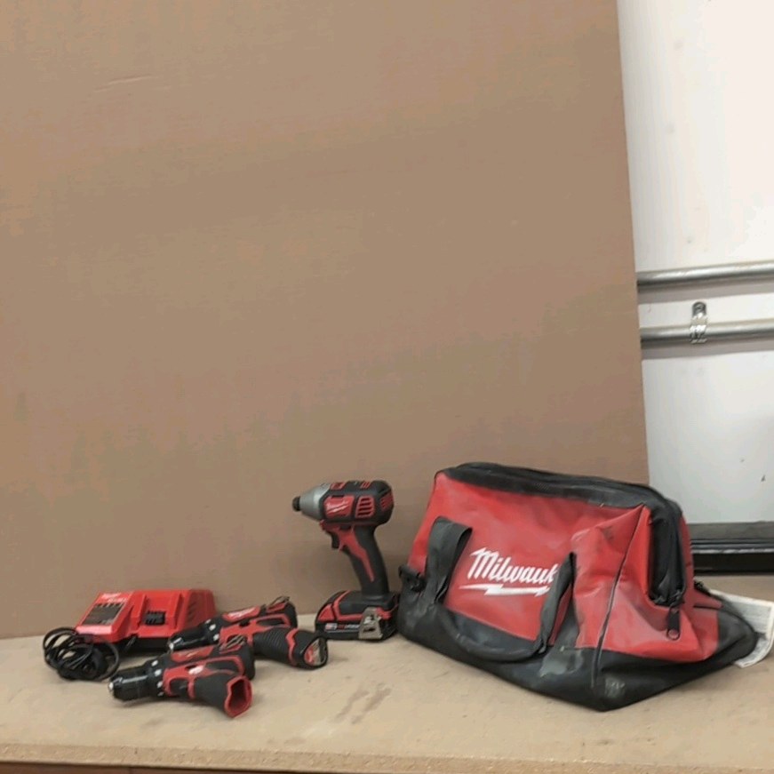 MILWAUKEE Impact Driver, Drills, battery & charger