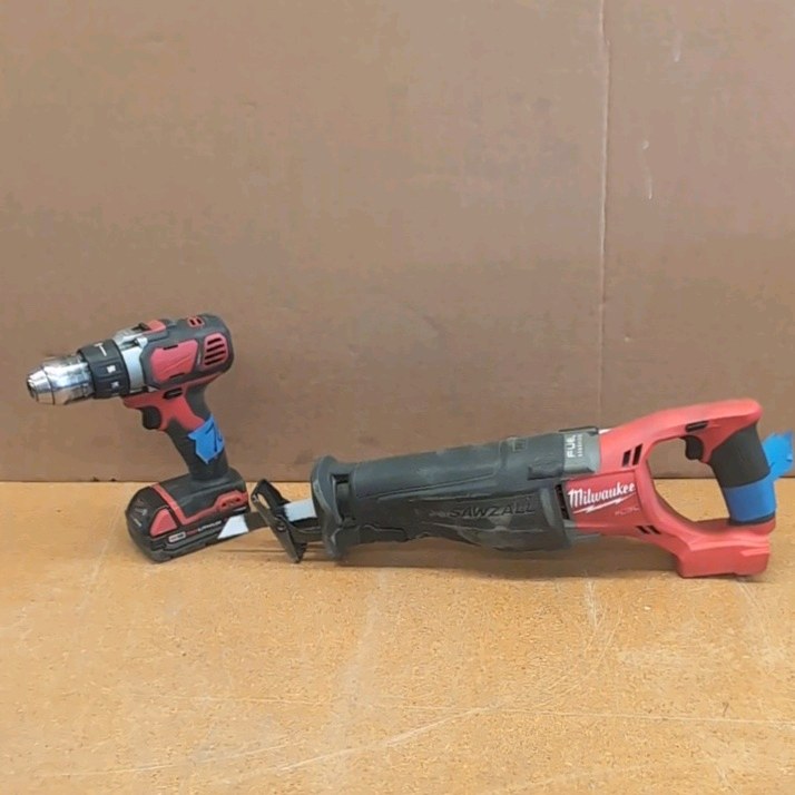 MILWAUKEE cordless Drilldriver and Sawzall