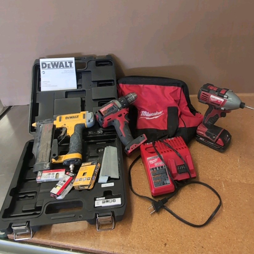 DEWALT 23 GA Pin Nailer (2) Milwaukee Drivers