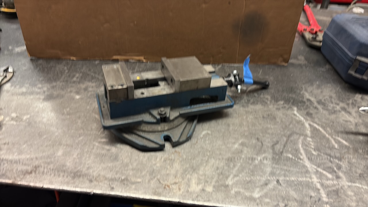 PRECISION  milling machine vise