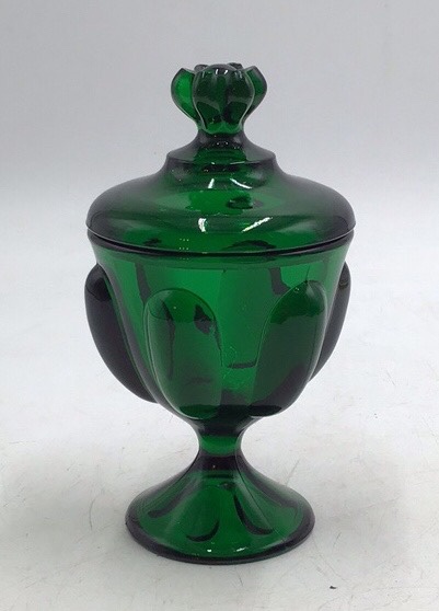 lot 122 image: Vintage Green Glass Urn Lidded Jar  Lobed Design