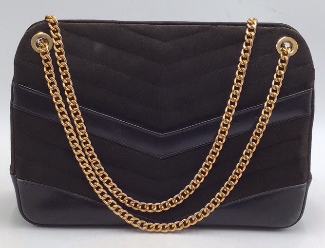 lot 139 image: Vintage Chanel Shoulder Bag  With Chain Strap