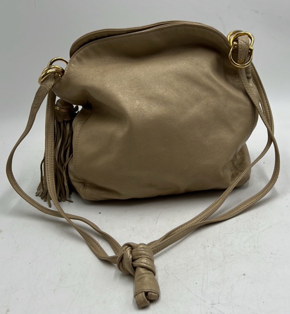 lot 146 image: Vintage Drawstring Bag  Ganson with Tassel Accents