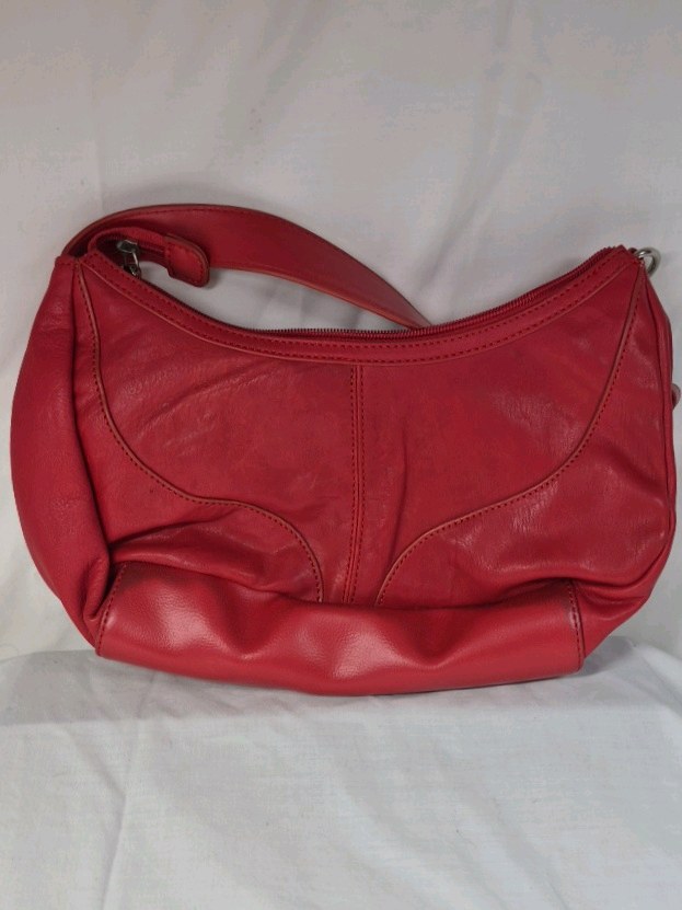 lot 161 image: Vintage Leather Shoulder Bag  Wilsons Leather