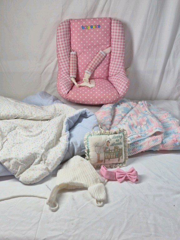 lot 193 image: Vintage Baby Blanket and Accessories