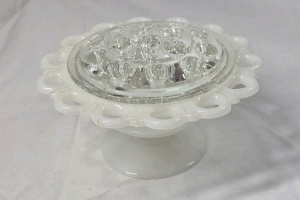 lot 204 image: Fenton Milk Glass Bonbon Dish  Ruffled Pedestal