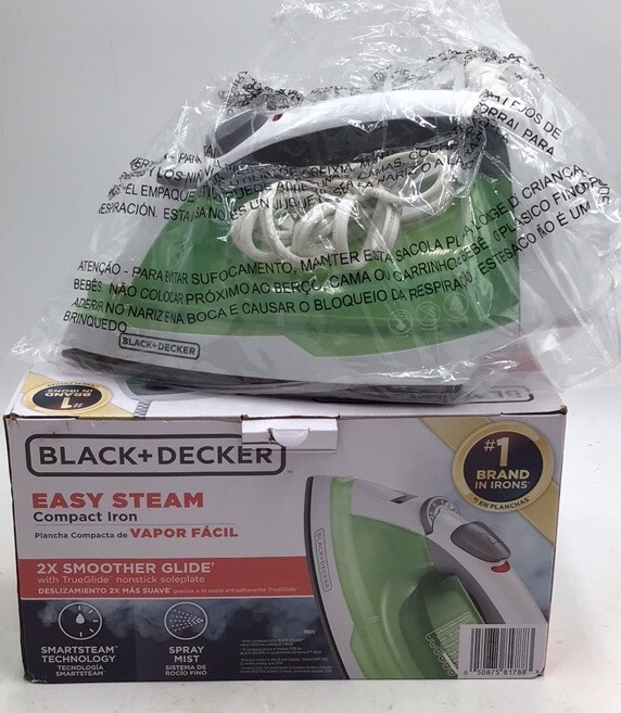 lot 215 image: BlackDecker Easy Steam Compact Iron