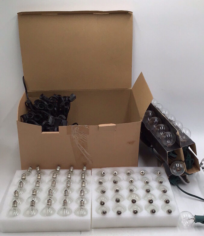 lot 225 image: Light Set  Mini Clear Bulbs with Green Wire