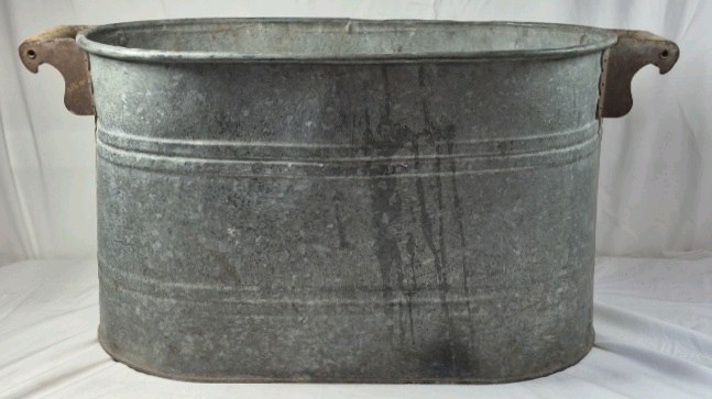 lot 231 image: Vintage Galvanized Oval Tub with Handles