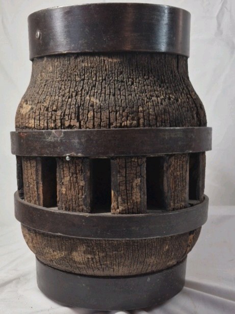 lot 233 image: Vintage Wagon Wheel Hub