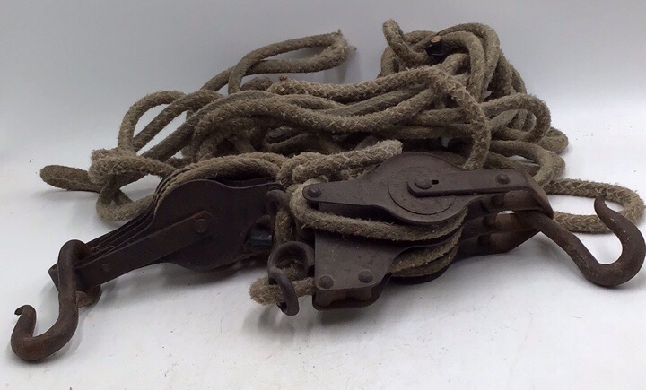 lot 251 image: Vintage Block and Tackle Pulley with Rope