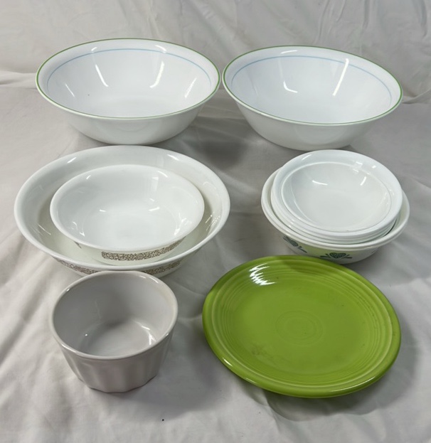 lot 261 image: Vintage Corelle and Fiesta Mixing Bowls and Plates