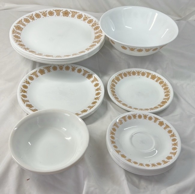 lot 262 image: Vintage Corelle Dinnerware Set  Gold Floral Pattern