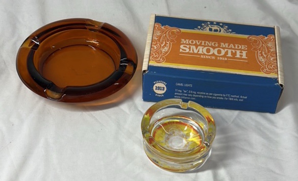 lot 272 image: Vintage Amber Glass Ashtray  Camel Lights Ashtray