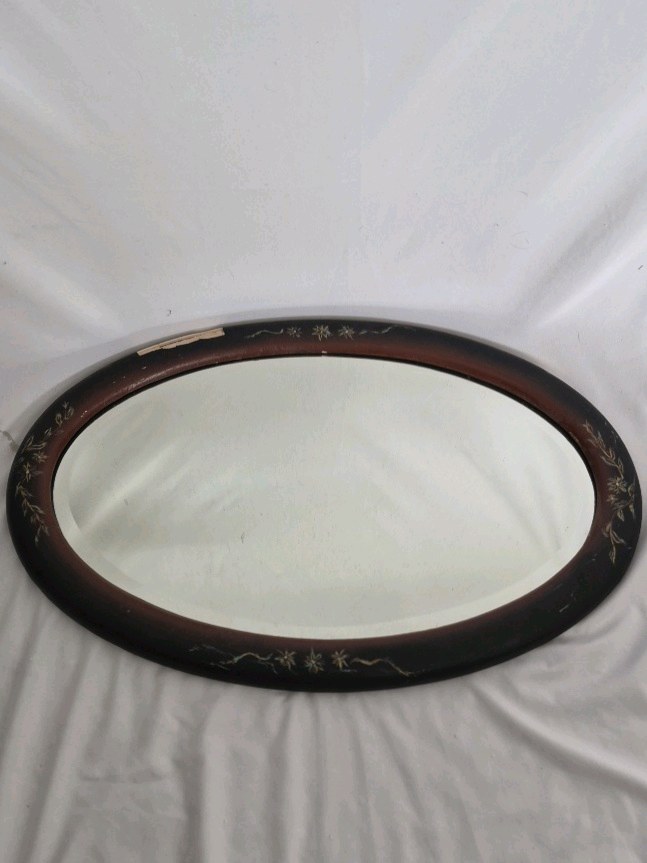lot 279 image: Vintage Oval Mirror with Inlaid Design