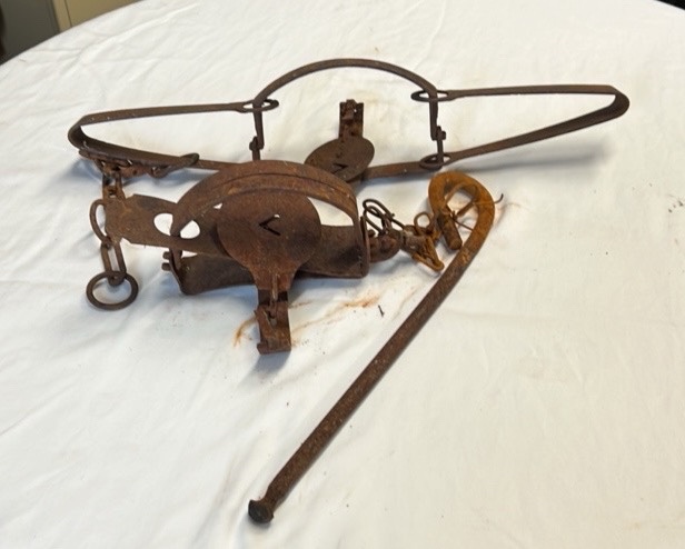 lot 294 image: Vintage Animal Trap