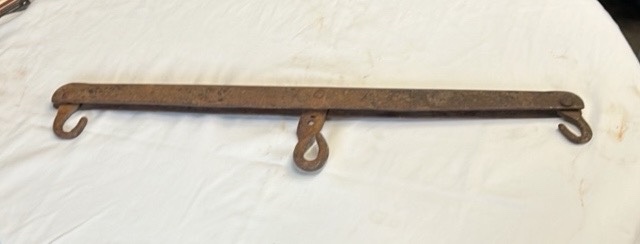 lot 295 image: Vintage Iron Log Chain Hook Bar