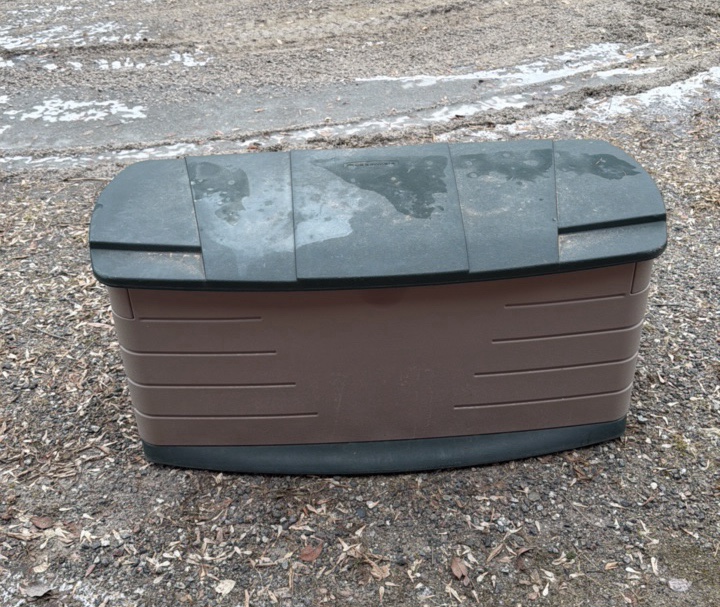 lot 302 image: Vintage Rubbermaid Deck Box