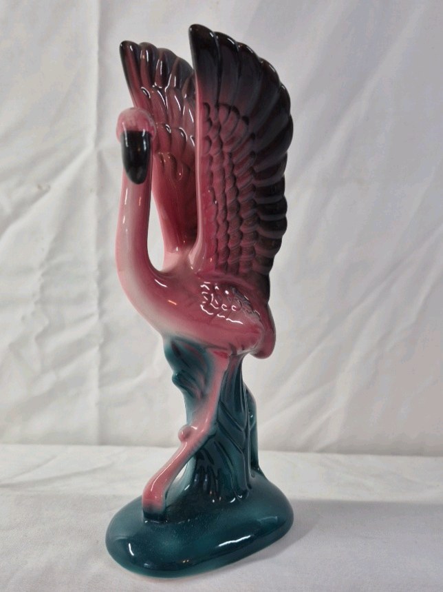 lot 41 image: 1983 Flamingo Figurine  Pink to Teal Glaze with Raised Wings