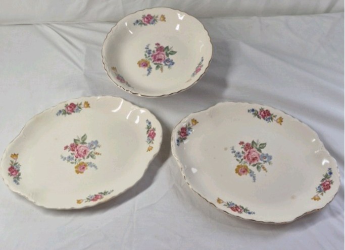 lot 78 image: Vintage Porcelain Serving Platters  Floral Rose Pattern