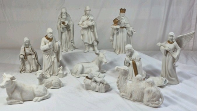 lot 95 image: 13-Piece Hand-Painted Porcelain Nativity Set