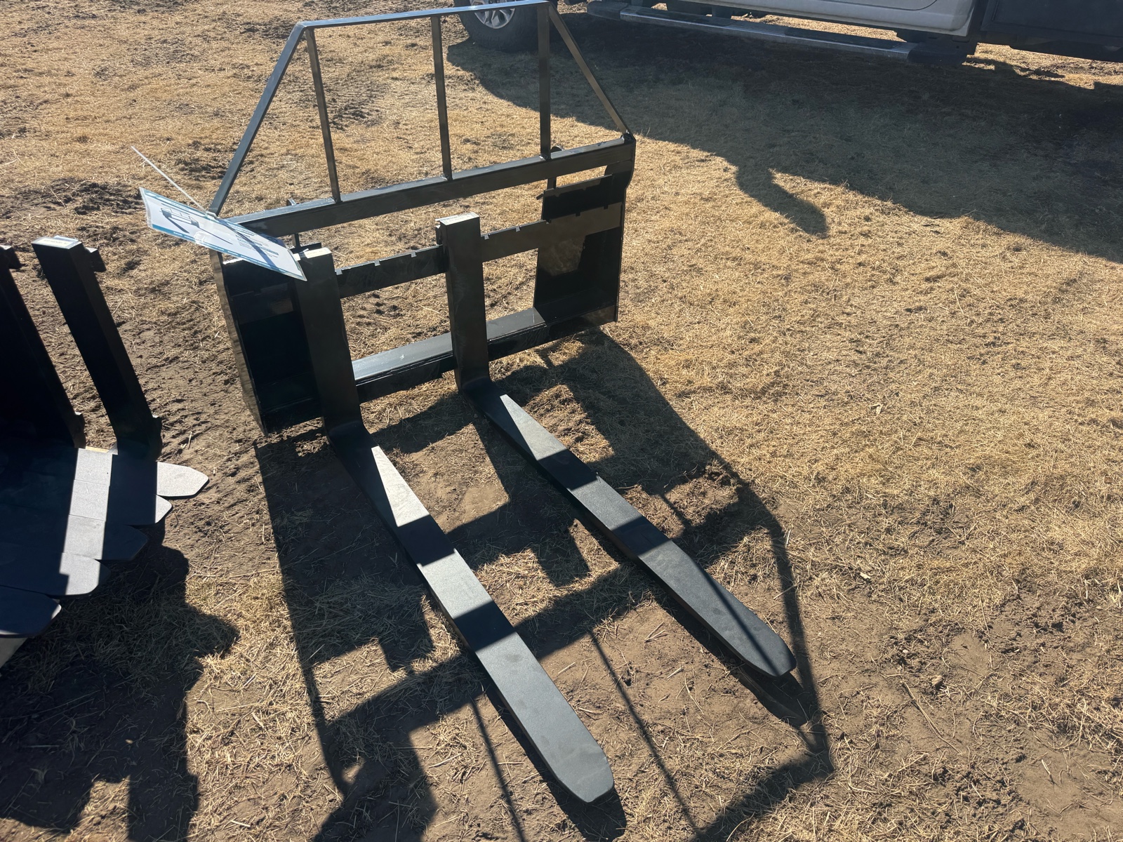 lot 39L image: Skid Steer Forks Mower King 2026 Unused SA.