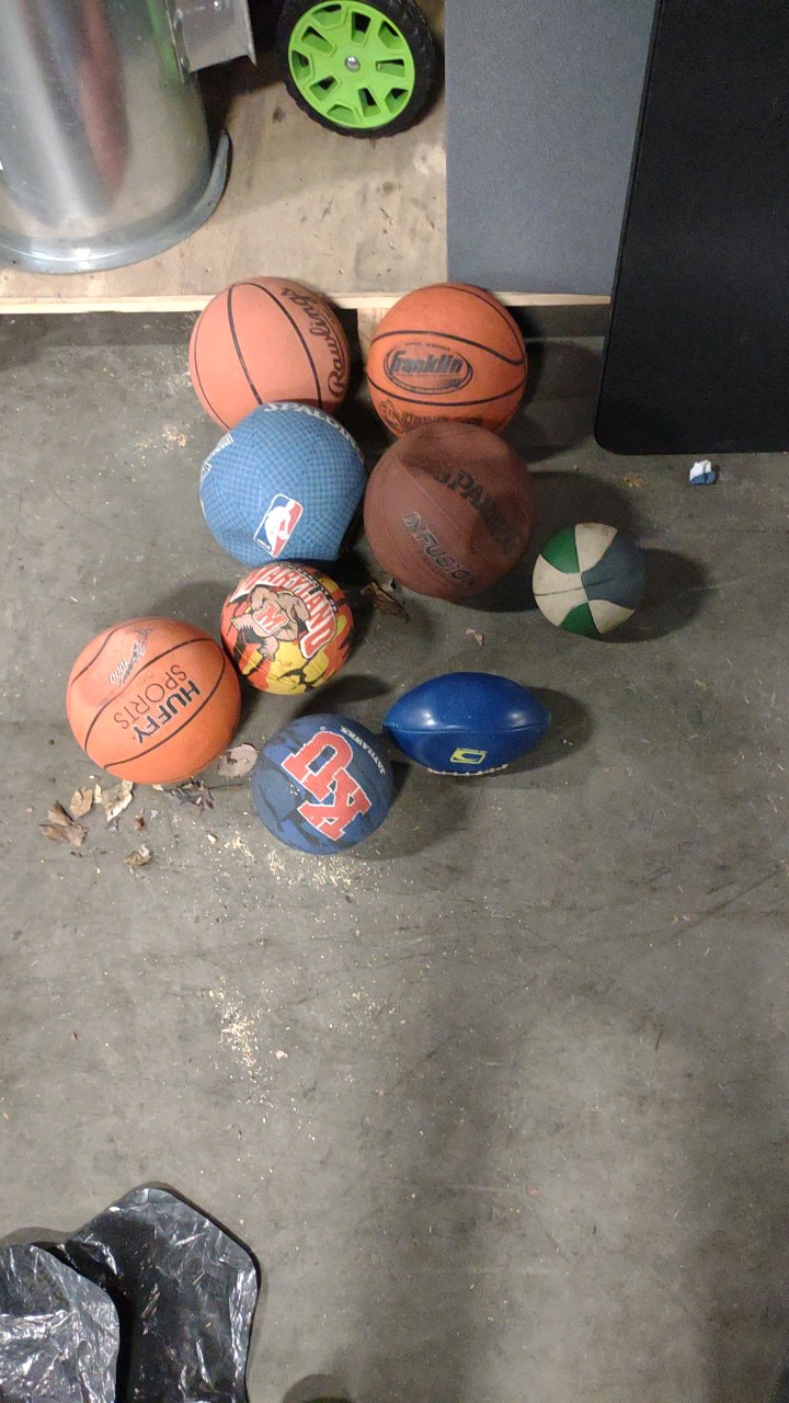 lot 116 image: assorted balls