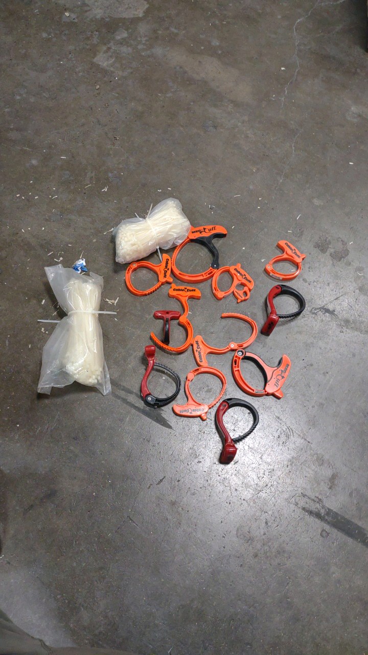 lot 129 image: zip ties and cable cuffs