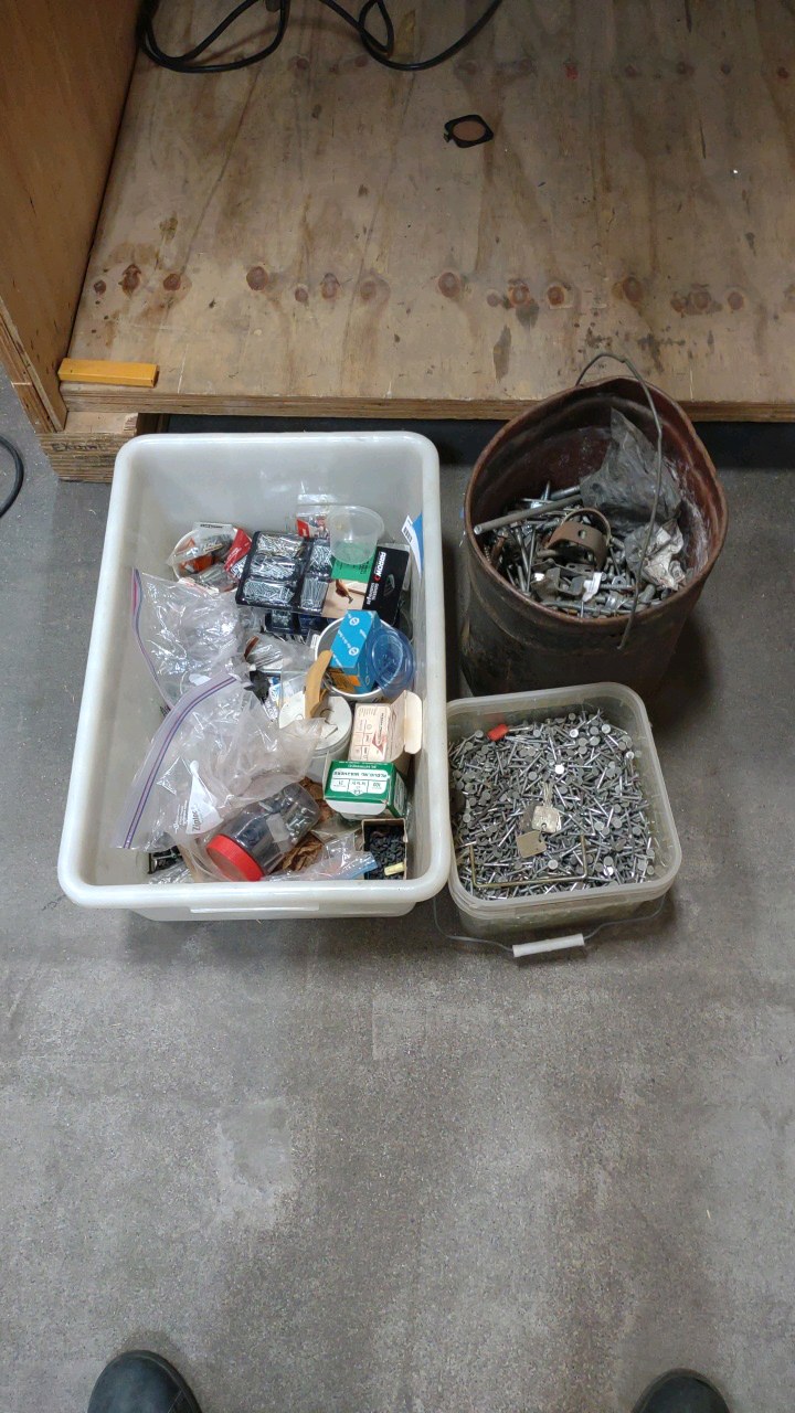 lot 133 image: miscellaneous hardware and nails